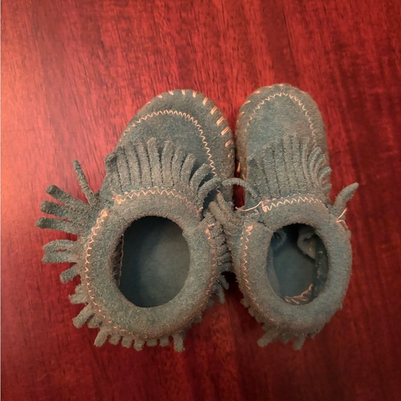 Minnetonka Other - Minnetonka Kids Riley Bootie Moccasins - Blue Fringe